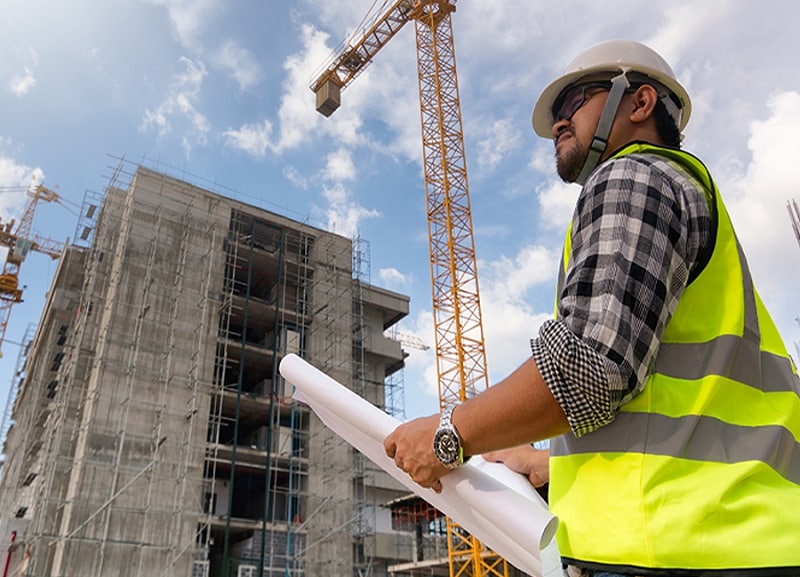 Comprendre les enjeux du droit de la construction : les responsabilités des différents acteurs du chantier