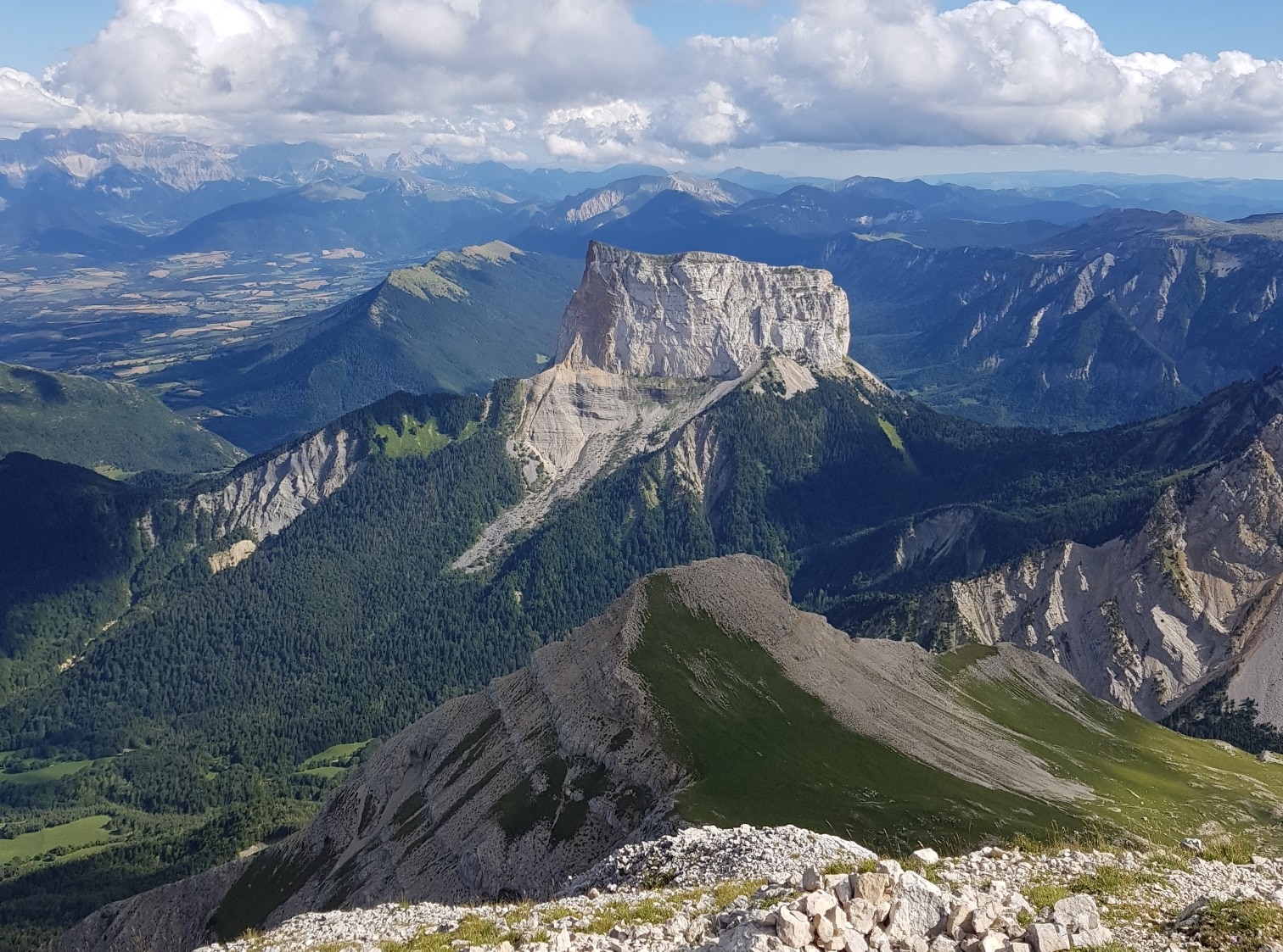 Propriétaires : pourquoi louer votre appartement dans le Vercors ?