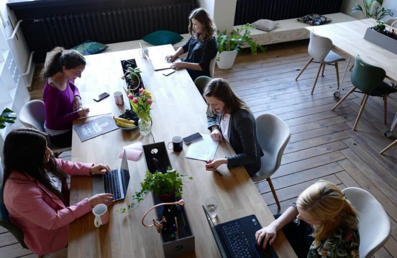 Location de bureau en espace de coworking : comment ça marche ?