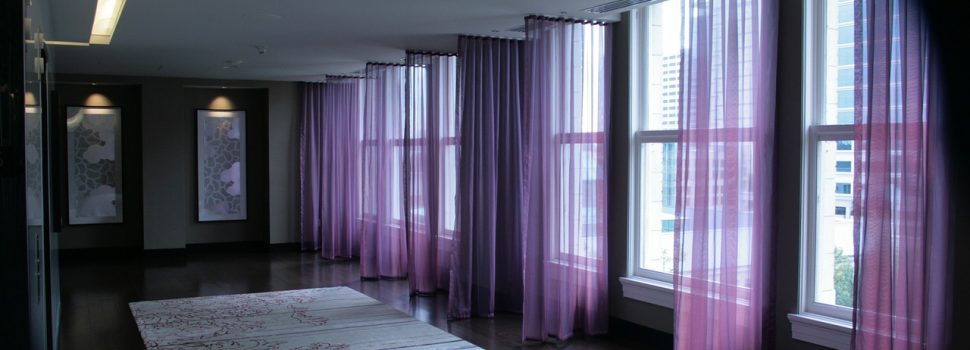 Deco couloir moderne : idées déco peinture et papier peint