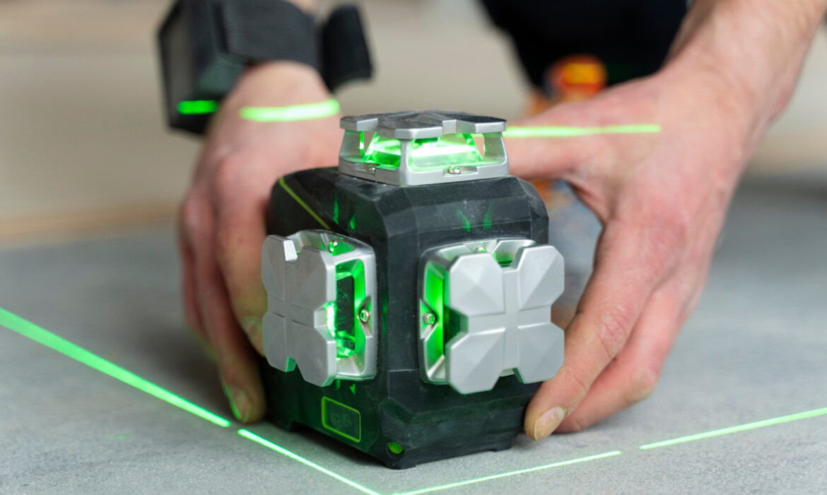 Les avantages des niveaux laser professionnels pour vos chantiers : quel type choisir ?