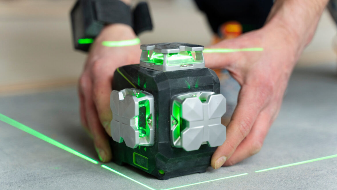 Les avantages des niveaux laser professionnels pour vos chantiers : quel type choisir ?