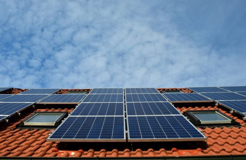 Les avantages d’installer des panneaux photovoltaïques chez soi