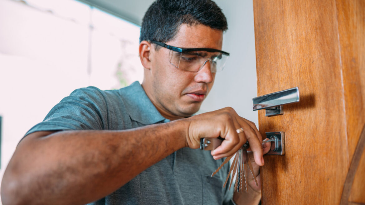 Serrurier : votre allié pour ouvrir une porte claquée en toute sécurité !