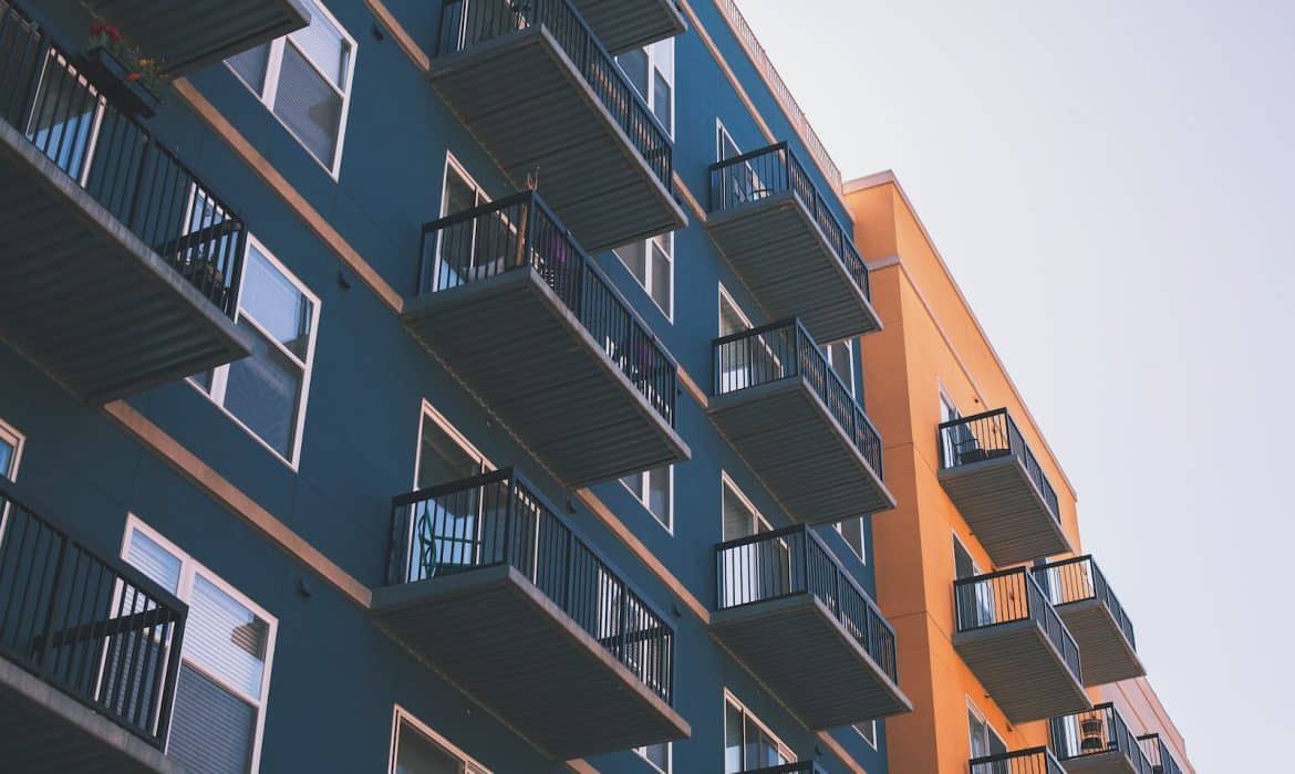 L’analyse comparative de marché : une approche fiable pour votre estimation d’appartement